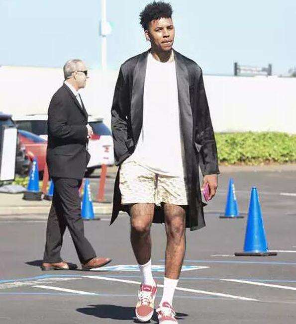 卫脚踝扭伤 卫脚踝扭伤