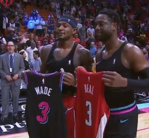 具备话题引 具备话题引